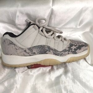 Jordan Kids Snake Print Sneakers - Cream and Black